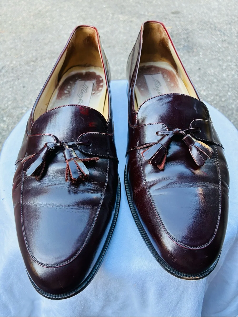 Mezlan Havana Burgundy Tassel Loafers, Size 11.5